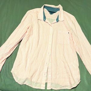 Tommy Hilfiger women’s button up L/G